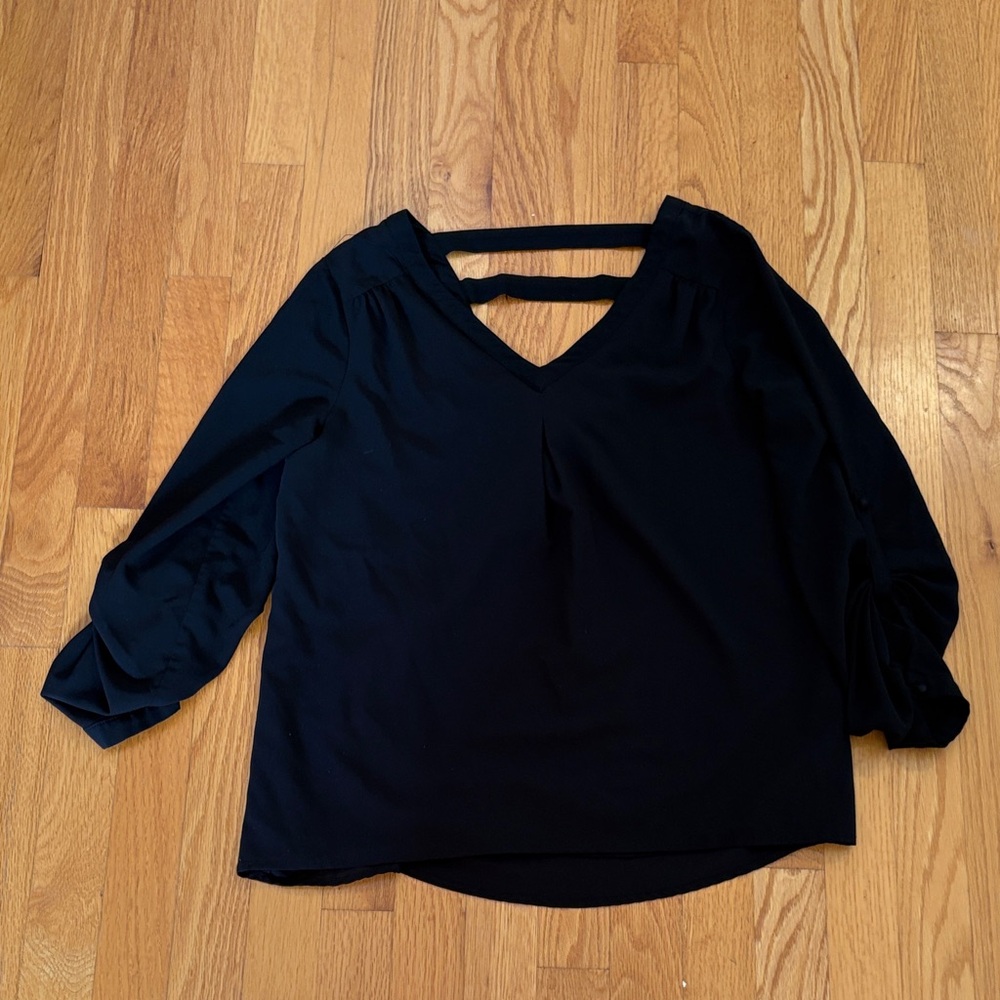 41 Hawthorn Black V-Neck Blouse
